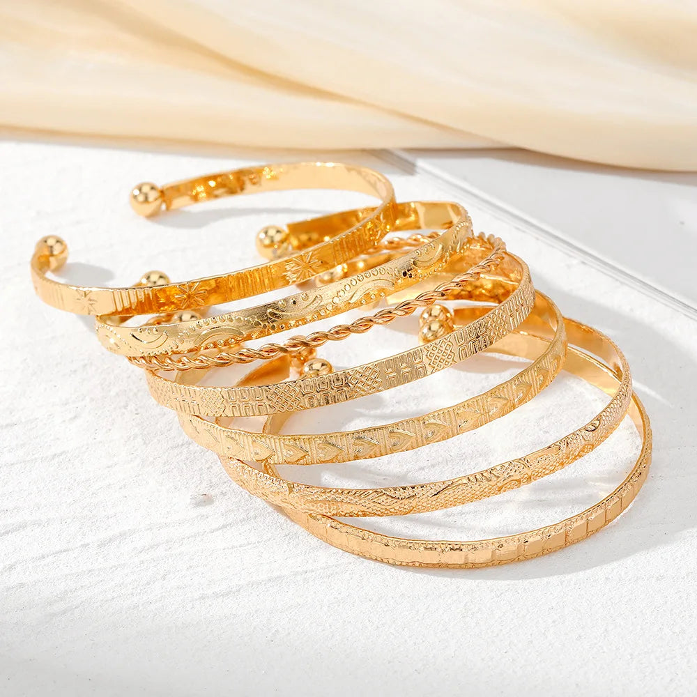 7pcs/set Retro Gold Carved Heart Hexagon Star Twists Geometric Opening Bangle Set Women Cuff Bracelet Fashion Jewelry